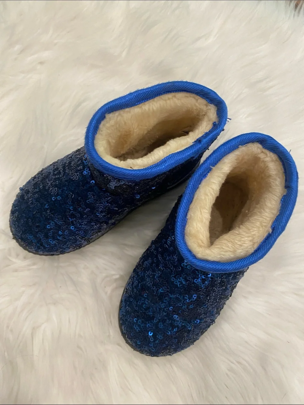 Unknown shimmery blue
